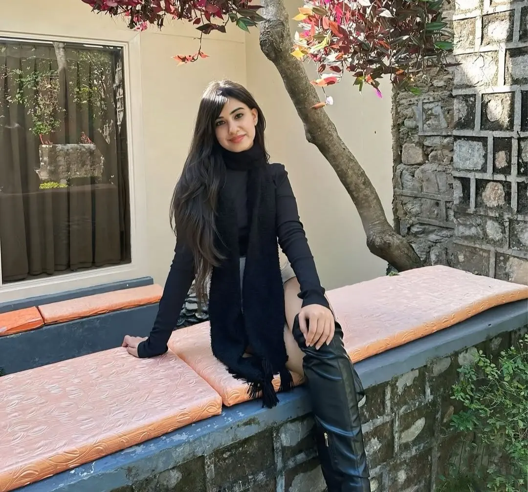 Doha Model Pooja – Indian escort model - Photo 1