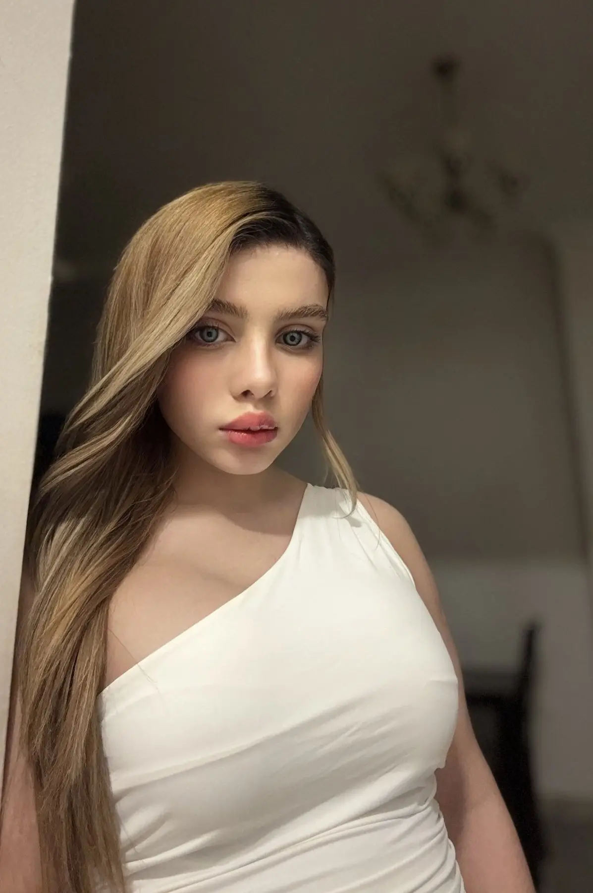 Selen – Iranian escort in muscat - Photo 1