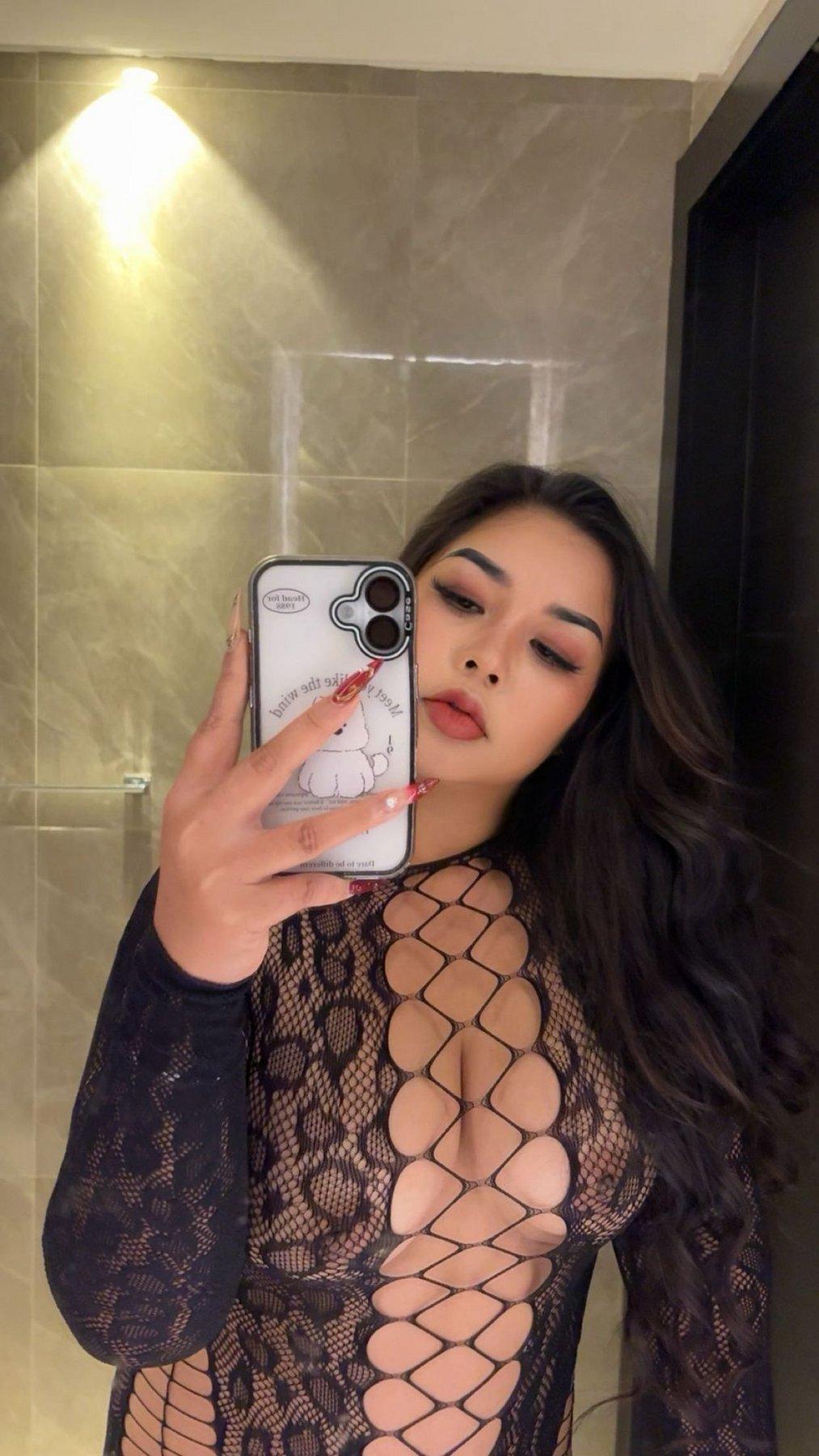 Emma – escort in Al Manama - escort in Manila