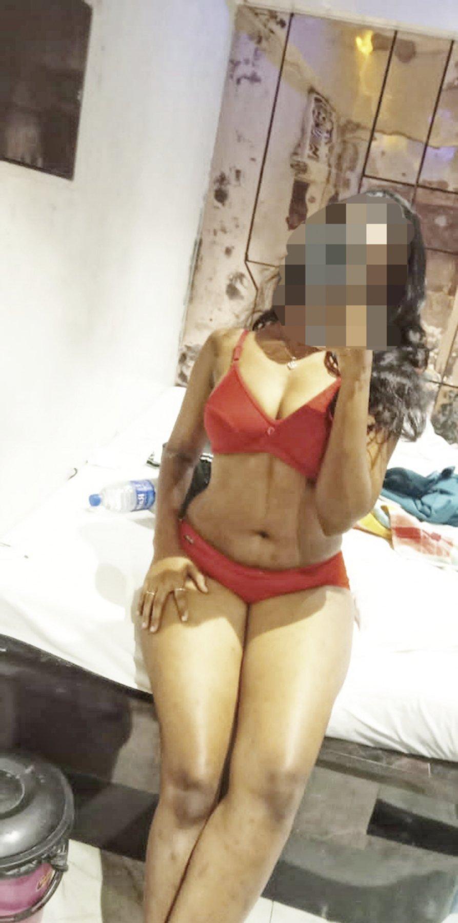 real meet & live cam – India - escort in Mumbai