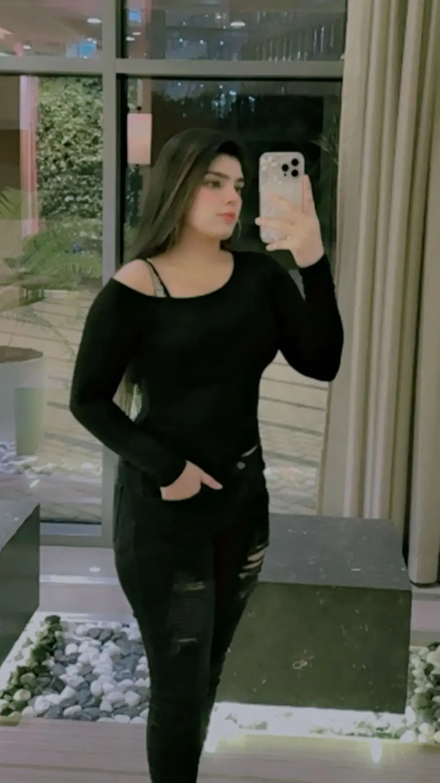 Anju Sharma – Indian escort abu Dhabi - Photo 1