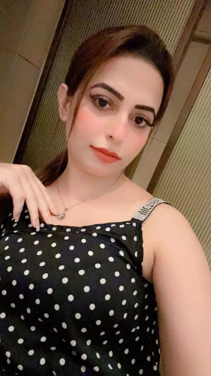 Radhika Indian Model – Indian escort in  - Photo 3