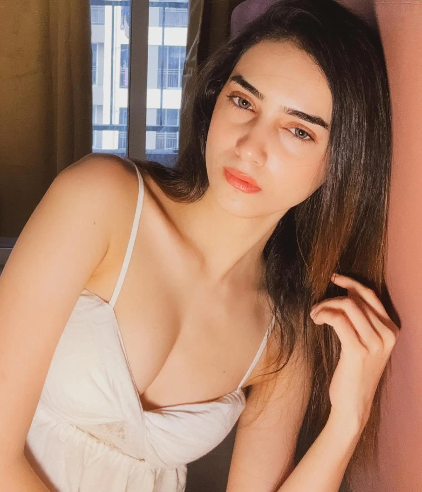 Abu Dhabi sexy Girl Deepika Gupta - Photo 1