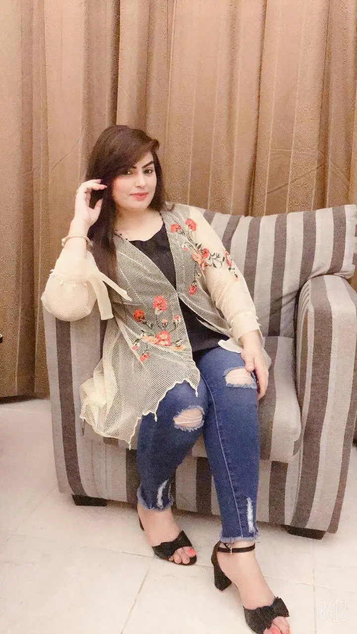 Misha Busty Milf Fujairah Escort Lady - Photo 1