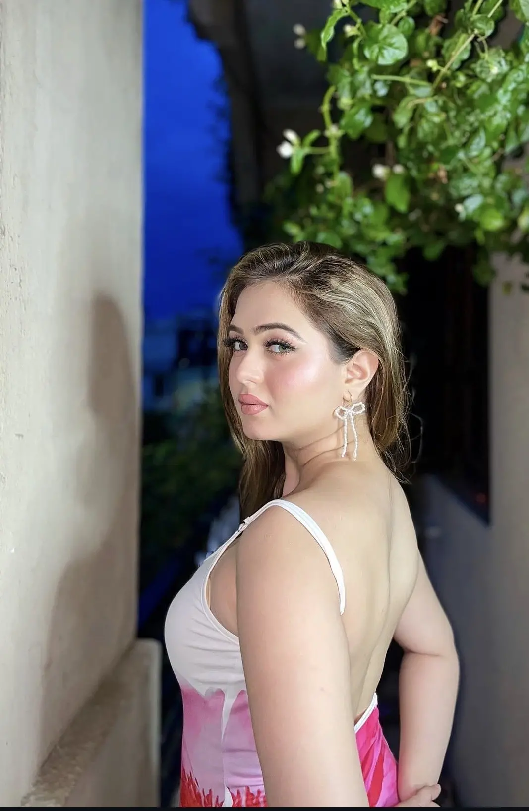 Simran – VIP Indian escort girl in Sharjah - escort in Sharjah