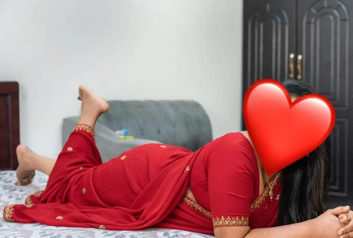 Mallu Kerala Aunty  - Photo 1