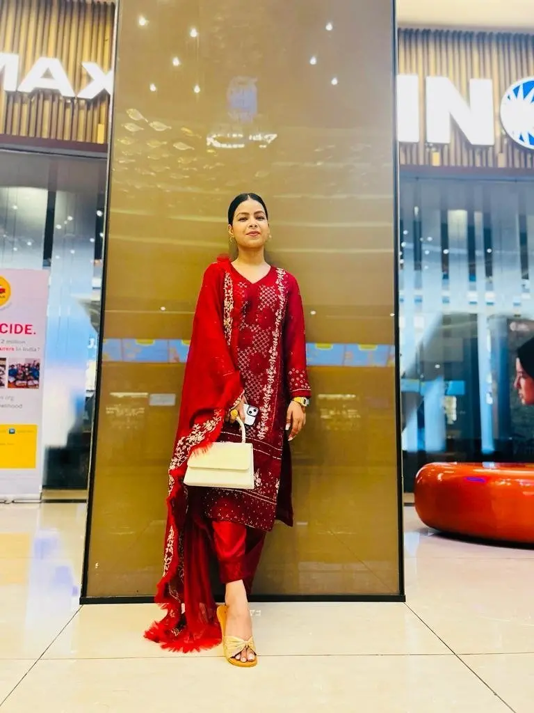 Call Girls In Munirka Delhi - Photo 1