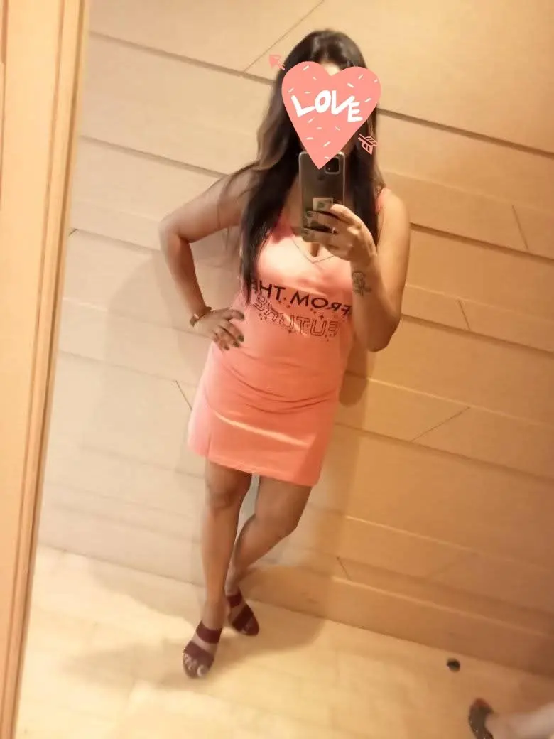 Nishu – Indian escort  - Photo 3