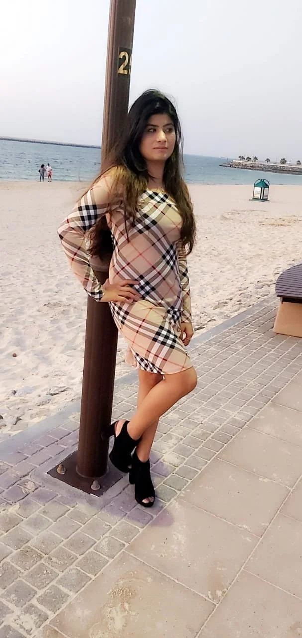 Varsha Busty Milf Indian escort  - Photo 2