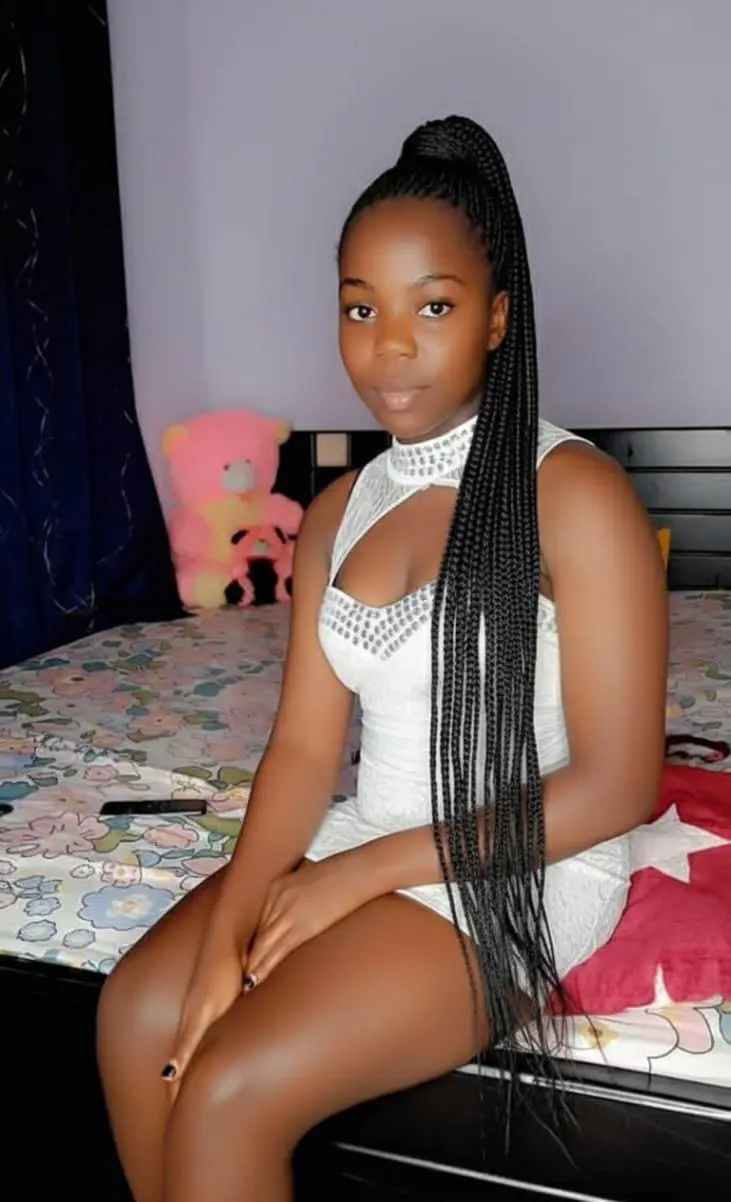 Clara new chic in Electroni - Photo 1