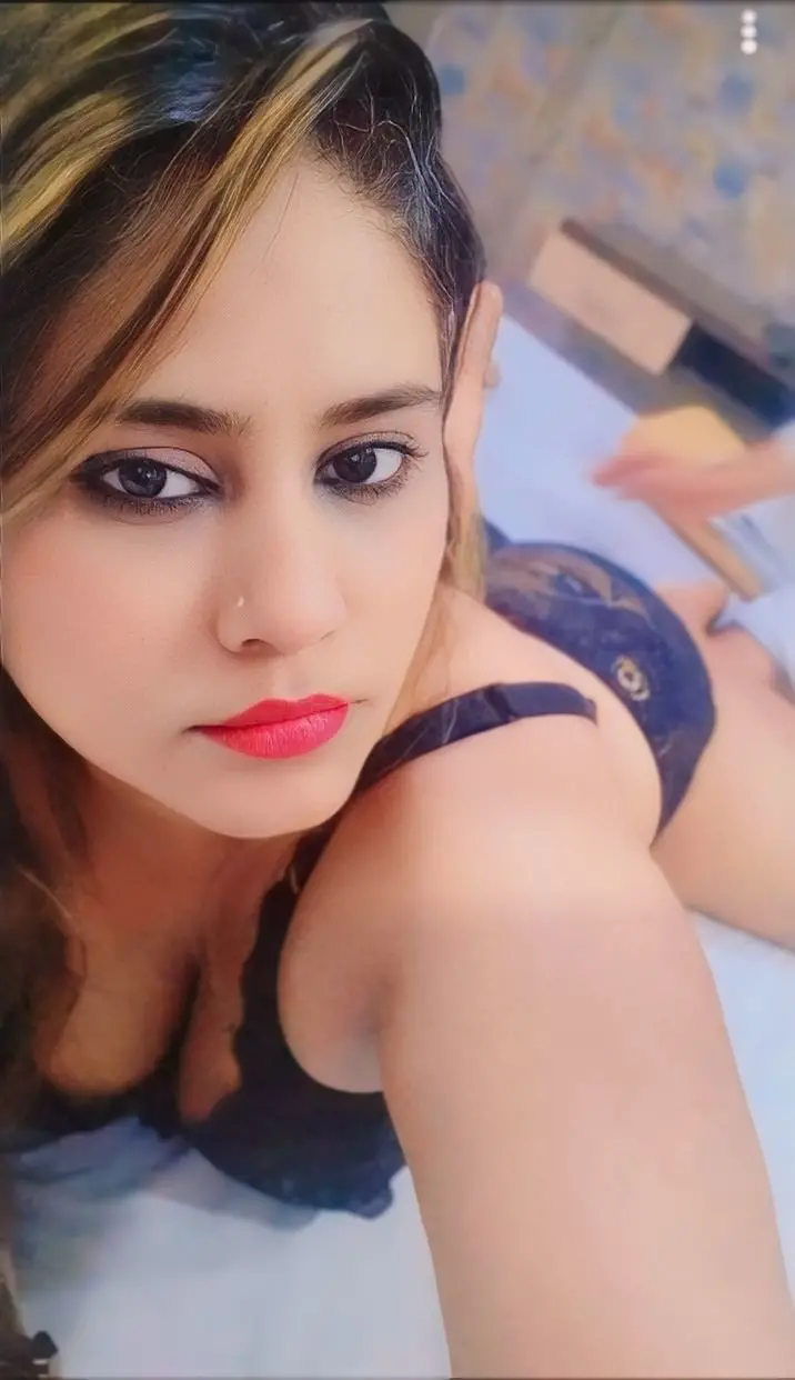 ꧁༒Anvi🦋(Meet & Cam)༒꧂ – In - Photo 1