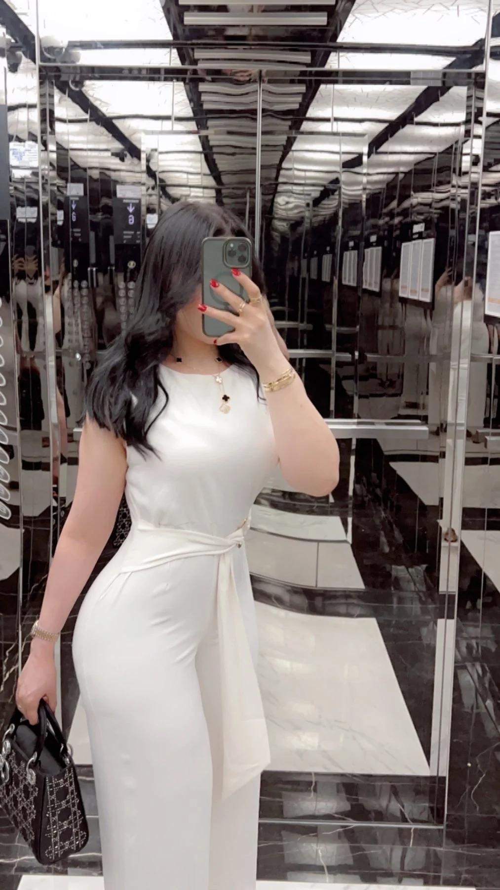 R 🦌 – Moroccan escort - Photo 2