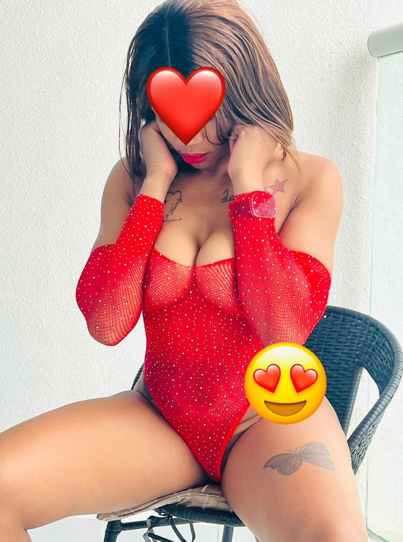 Beruka lots of squirt in business bays - Photo 3