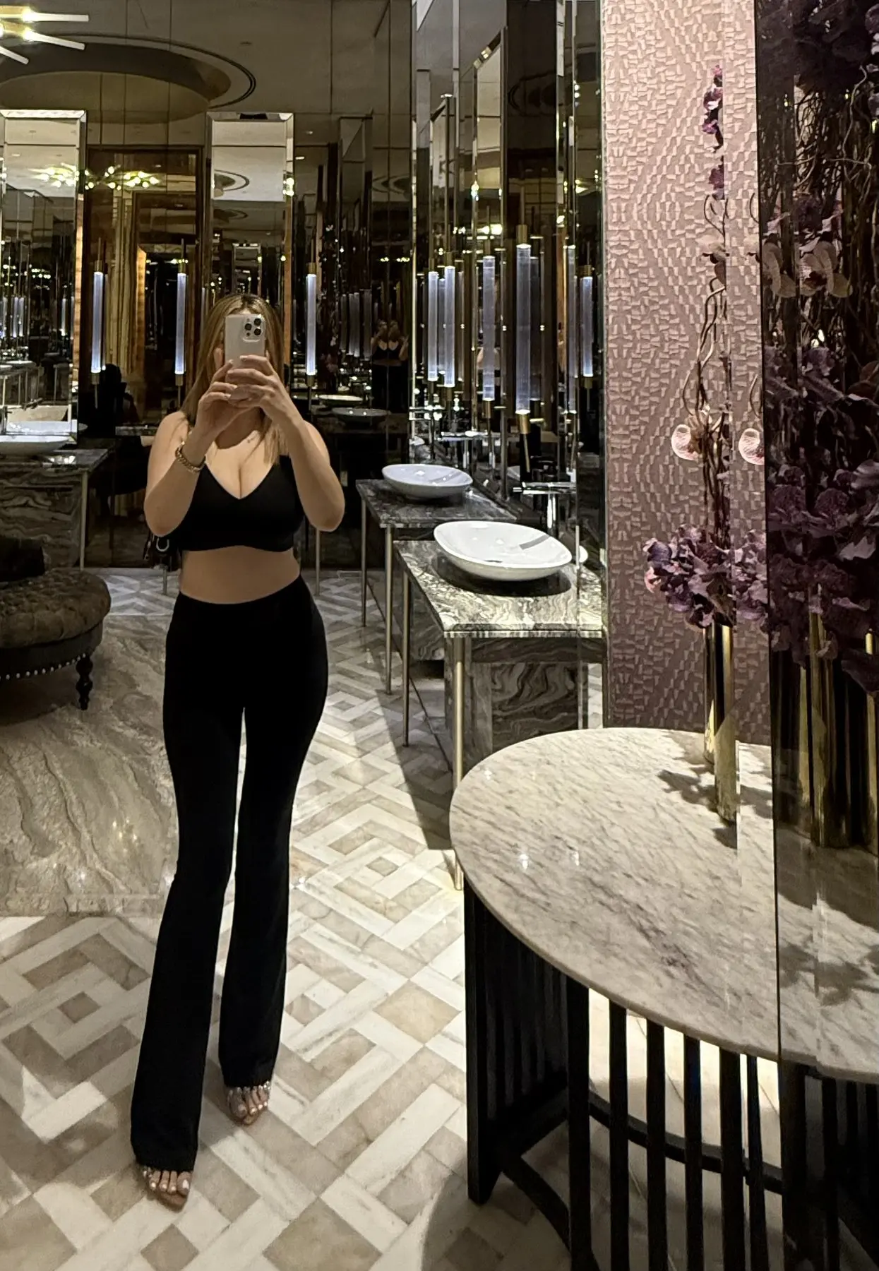 Anahita – Iranian escort beauty in dubai - Photo 3