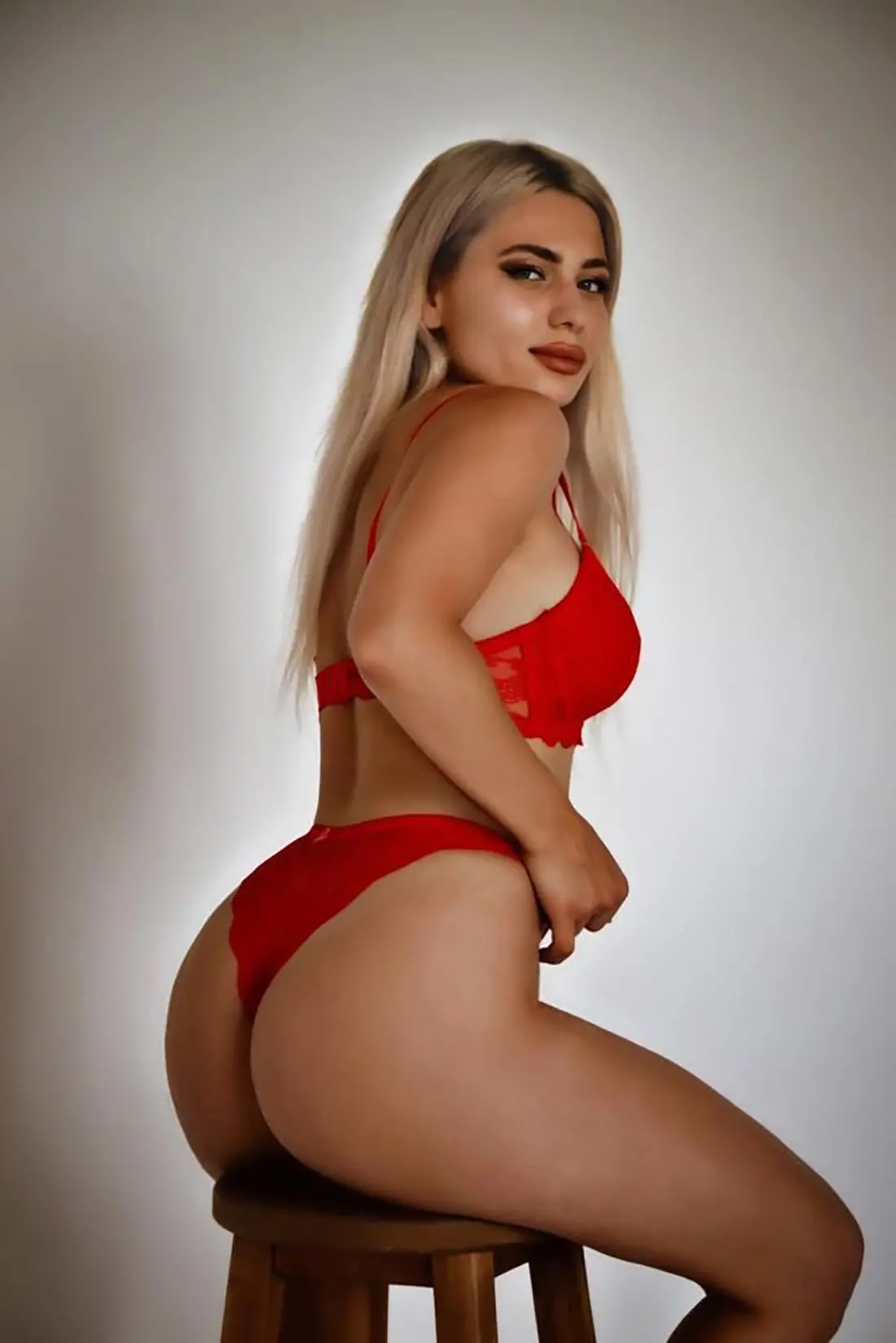 Lia Young Blond – Ukrainian escort model - Photo 1