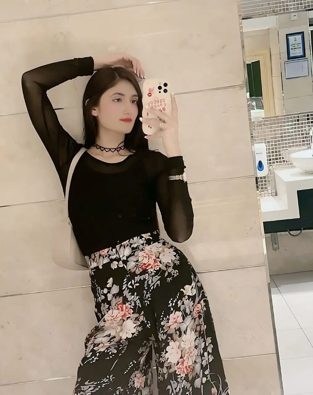 AnIKa SInG – Indian escort in Dubai - Photo 2