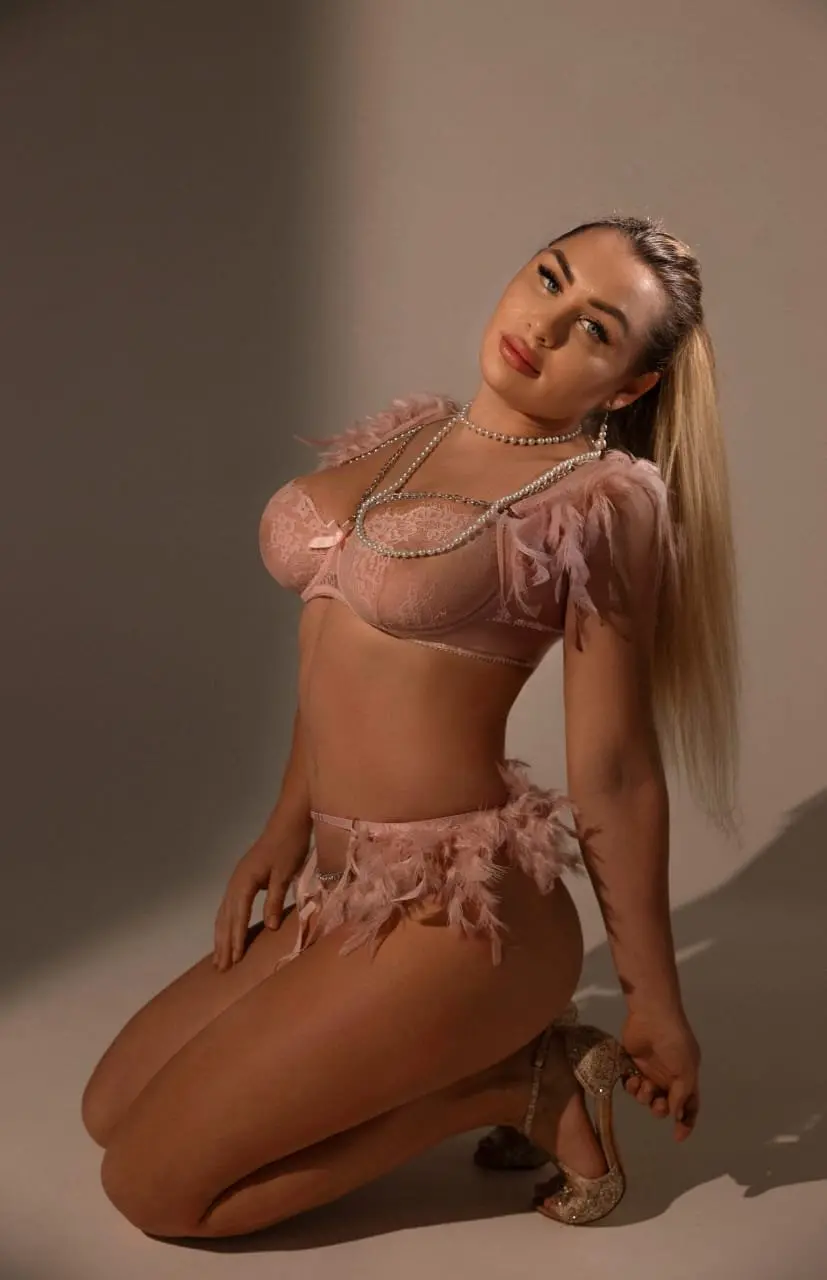 ElIZA – Belarusian Independent young escort girl - escort in Dubai