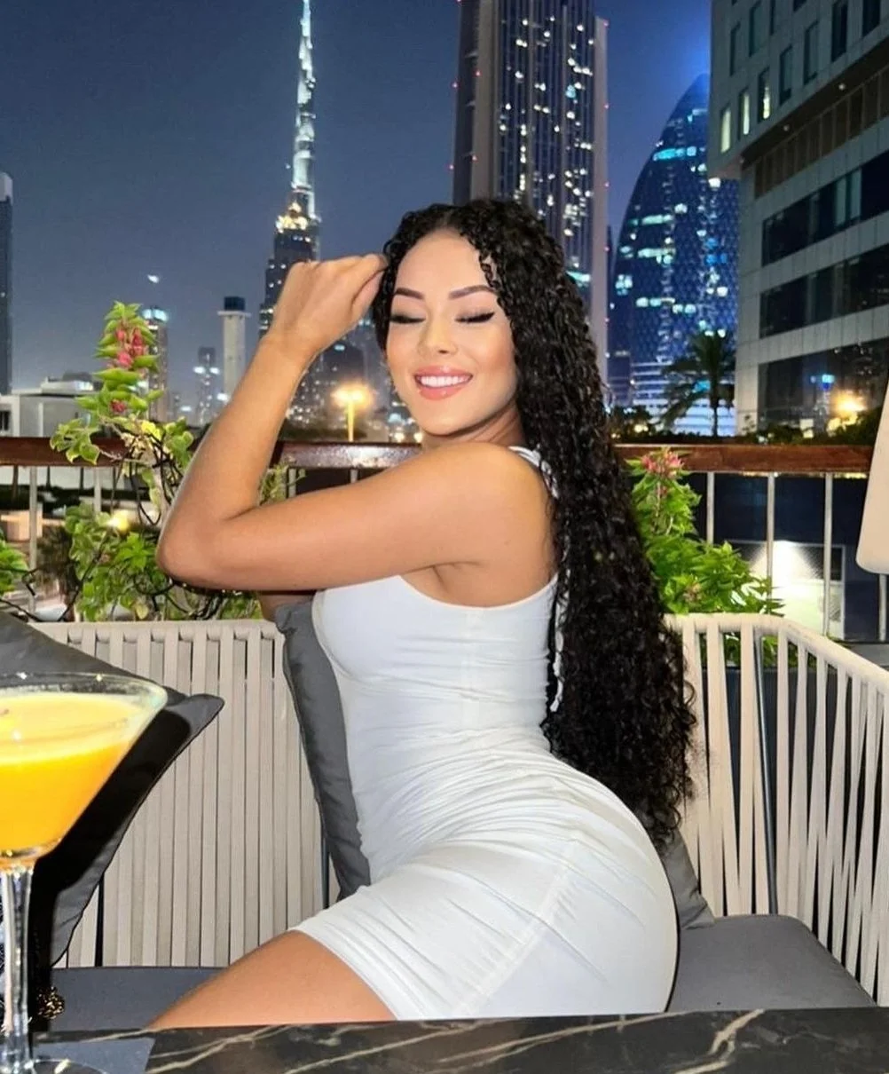 Elli Latino Cim Swallow Brazilian escort - Photo 3