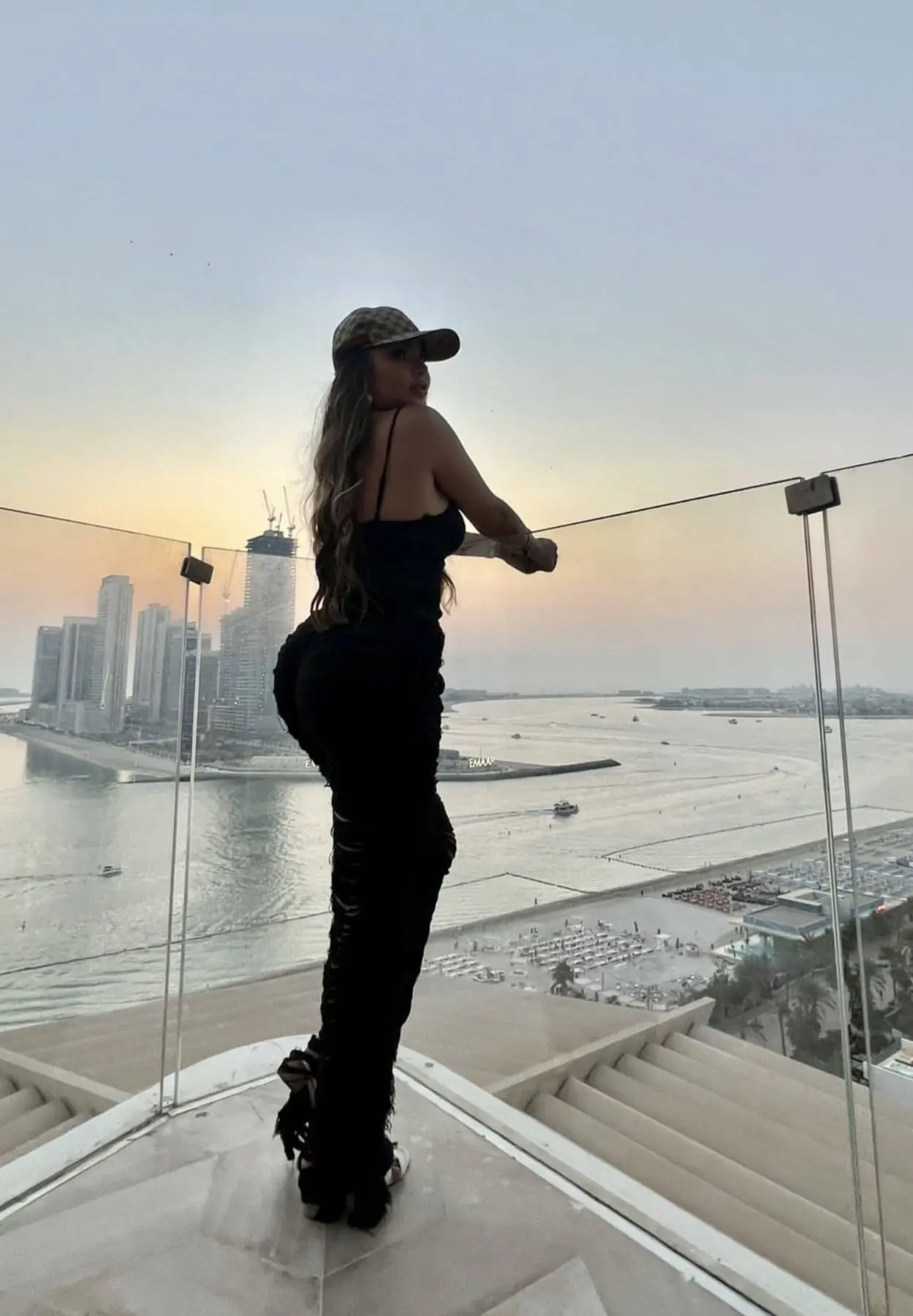 Sara – British escort in Dubai - Photo 1